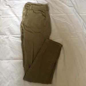 OLIVE GREEN JEGGING